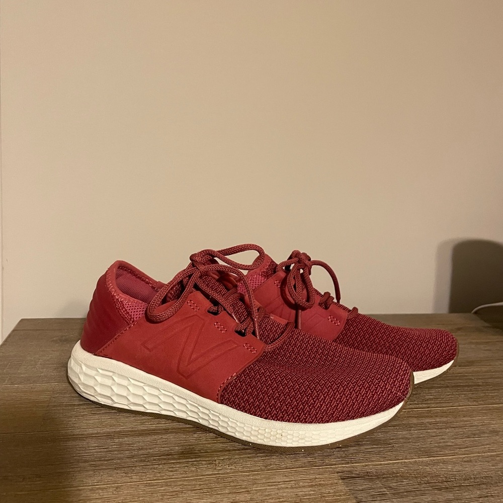 New Balance Burgundy Tennis Shoes size 9